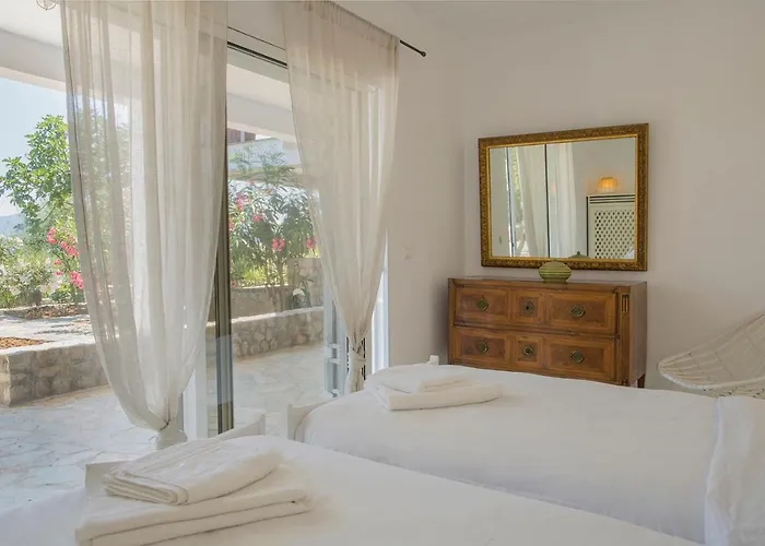 Seafront Paradise * Glifa (Stylida)